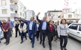 Mersin Büyükşehir Belediye Başkanı Vahap Seçer, Erdemli’de öğrenci ve velilerle buluştu