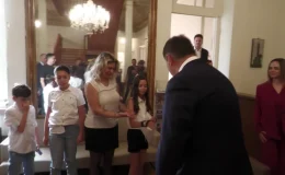 İzmir Büyükşehir Belediye Başkanı Dr. Cemil Tugay, 23 Nisan’da görevini öğrenciye devretti