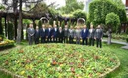 Kayseri Büyükşehir Belediye Başkanı Dr. Memduh Büyükkılıç, Kayseri Ticaret Odası Başkanı Ömer Gülsoy ve yönetim kurulu üyelerini makamında ağırladı