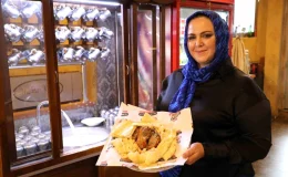 Denizli’deki Kadın Girişimci, Tandır Kebabının Temsilcisi Olarak Kentin Gastronomi Zenginliğini Tanıtıyor