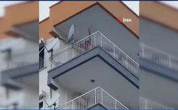 Evi ateşe verip 5 saat direndi, Özel Harekat Polisi’nin omuzlarında binadan çıkartıldı