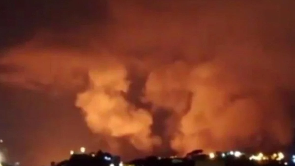 İsrail, Lübnan’daki Hizbullah hedeflerini bombalıyor