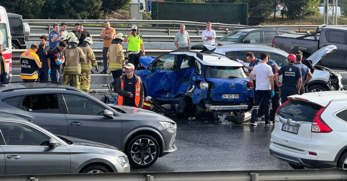 İstanbul TEM’de zincirleme kaza: 2 ölü, 4 yaralı
