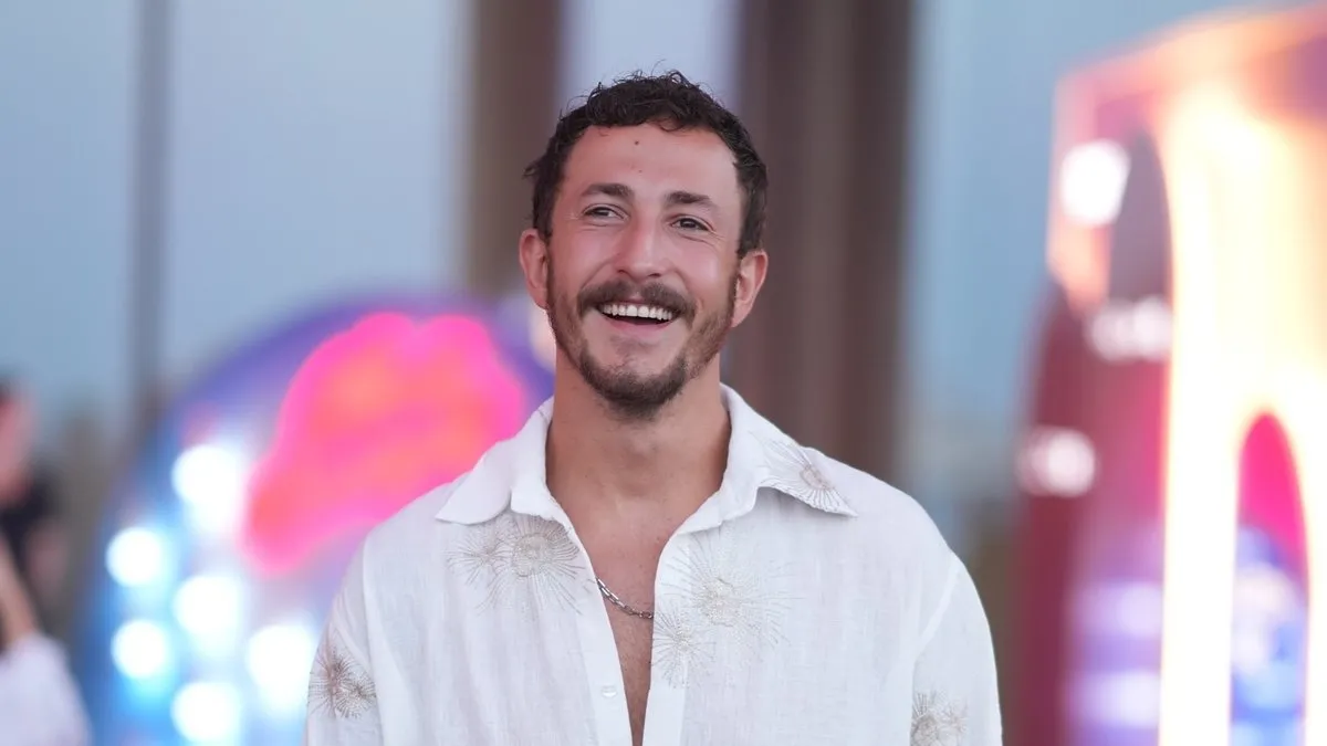 Survivor Berkan Karabulut kasımda denize girdi! Buz gibi havaya aldırış etmedi